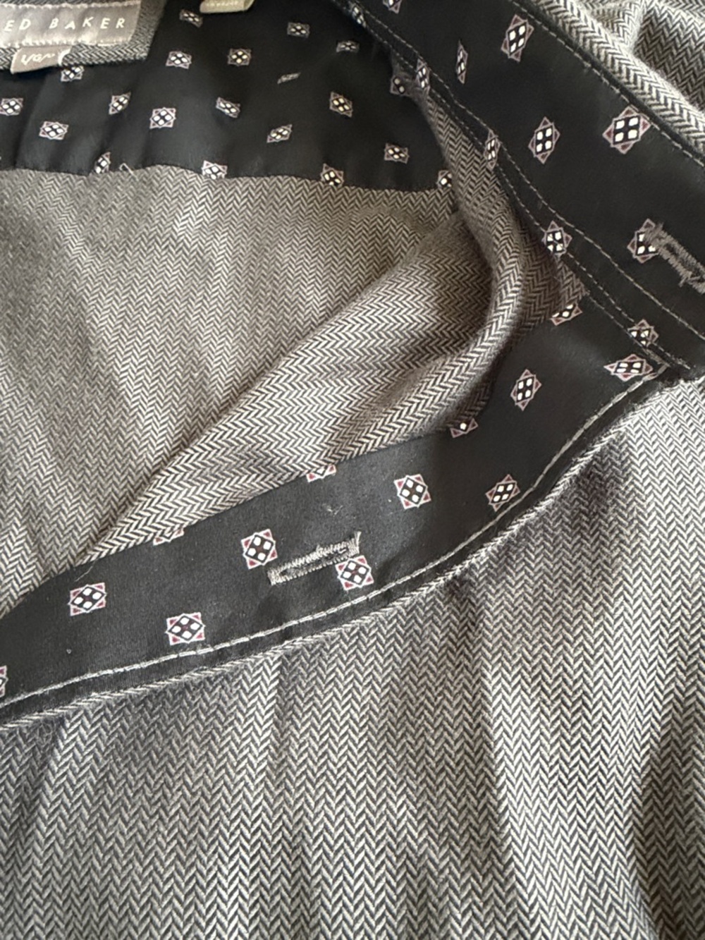 Ted Baker Gray Herringbone Button Up Shirt Geometric Print Trim Men’s Large - Picture 7 of 13